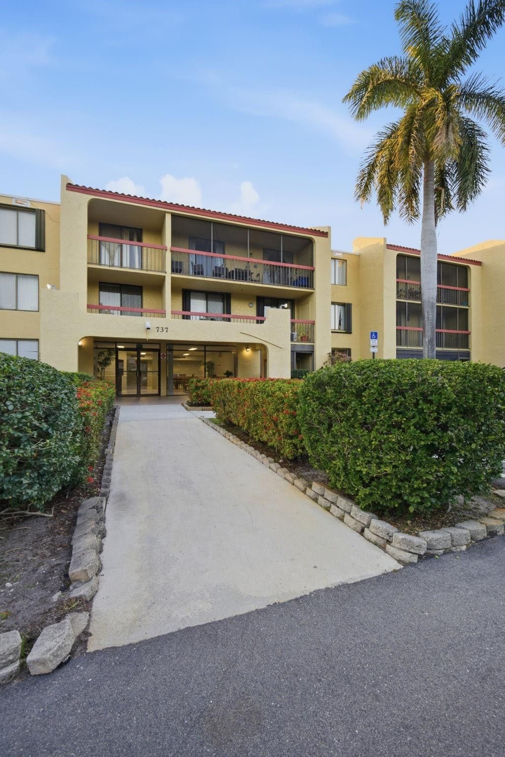 Photo of 737 SE 1st Way #205, Deerfield Beach, FL 33441 (MLS # F10551640)