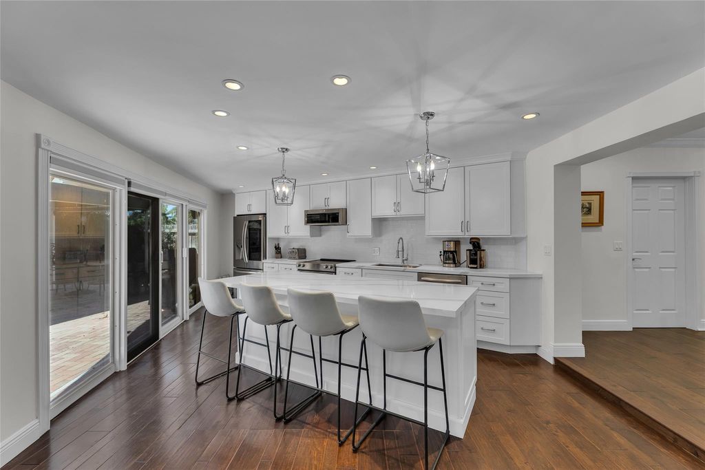Photo of 2700 NE 35th Drive, Fort Lauderdale, FL 33308 (MLS # F10483641)