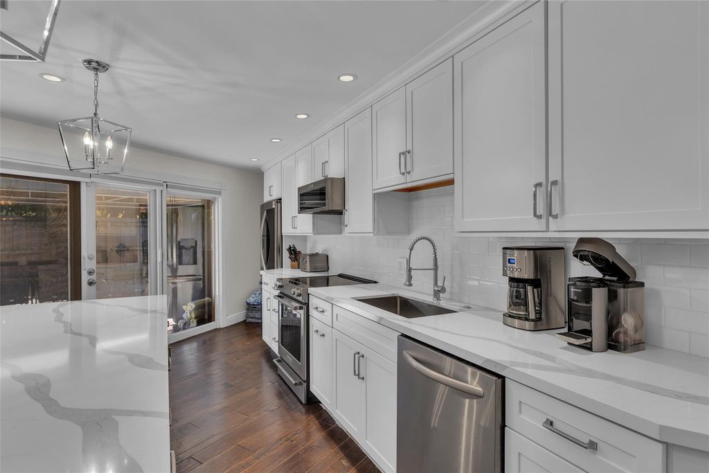 Photo of 2700 NE 35th Drive, Fort Lauderdale, FL 33308 (MLS # F10483641)
