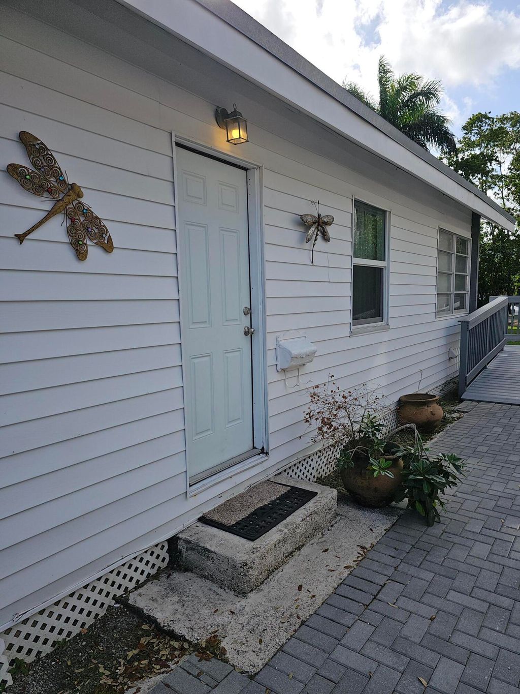 Photo of 608 SW 8th Avenue, Fort Lauderdale, FL 33315 (MLS # B26007087)