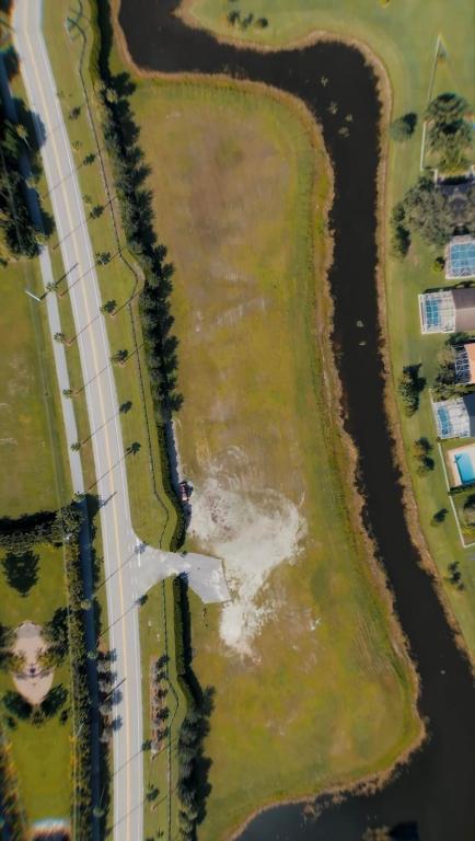 WINDING TRAILS - Land