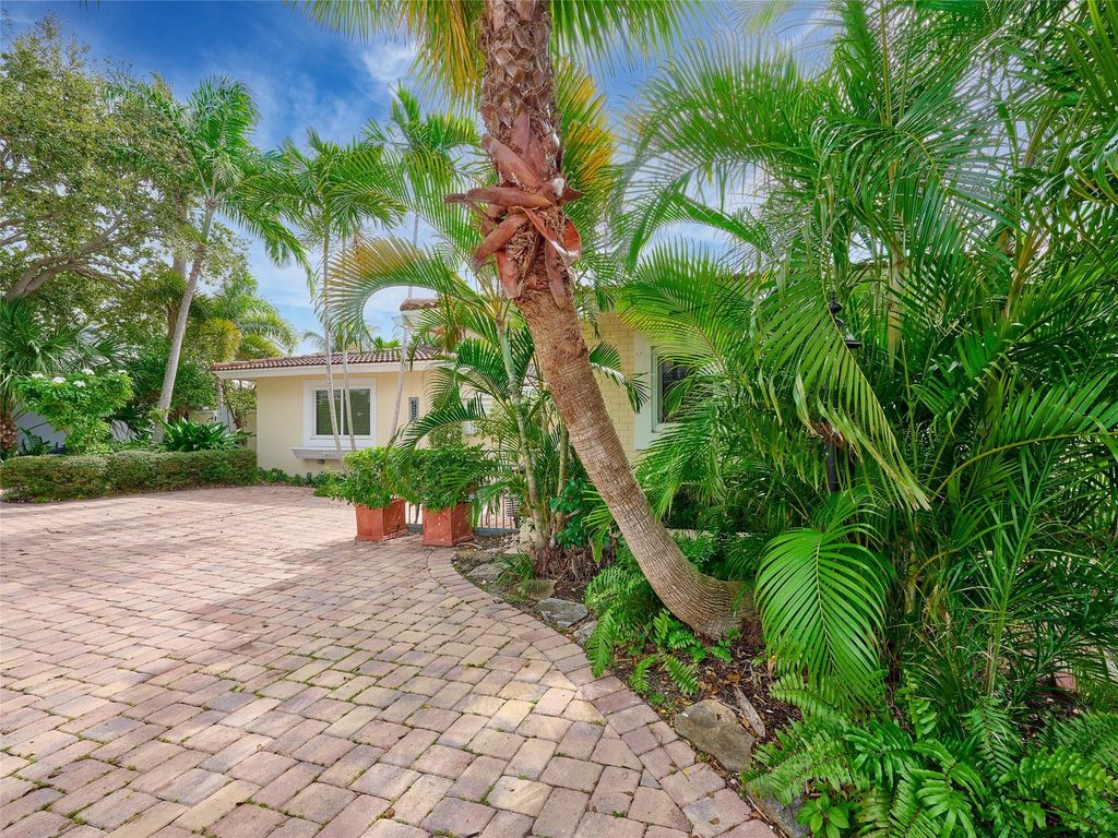 Photo of 3220 Oleander Way, Lauderdale By The Sea, FL 33062 (MLS # F10540442)