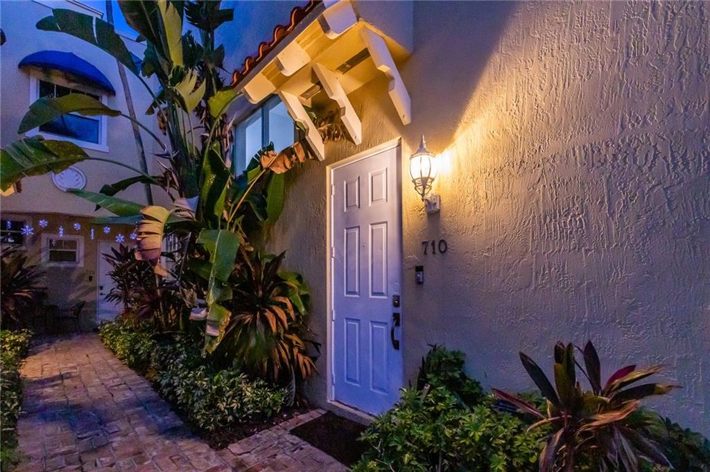 BOUGAINVILLAS TOWNHOMES - Residential