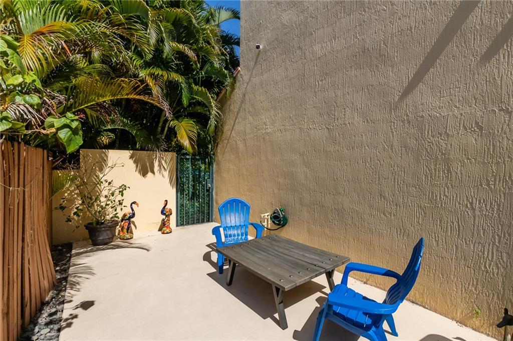 BOUGAINVILLAS TOWNHOMES - Residential