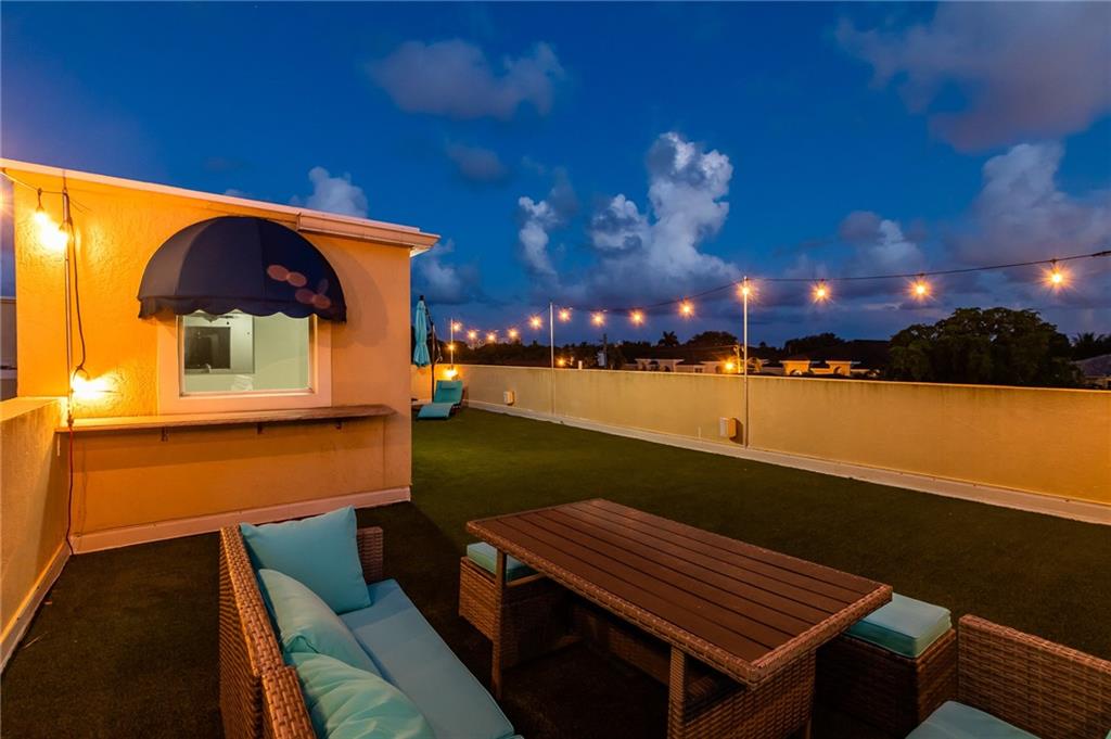 BOUGAINVILLAS TOWNHOMES - Residential