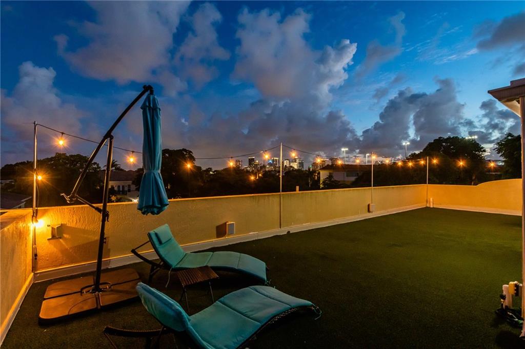 BOUGAINVILLAS TOWNHOMES - Residential