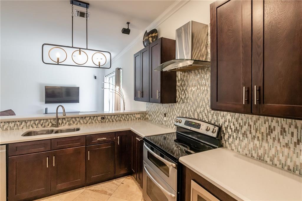 BOUGAINVILLAS TOWNHOMES - Residential