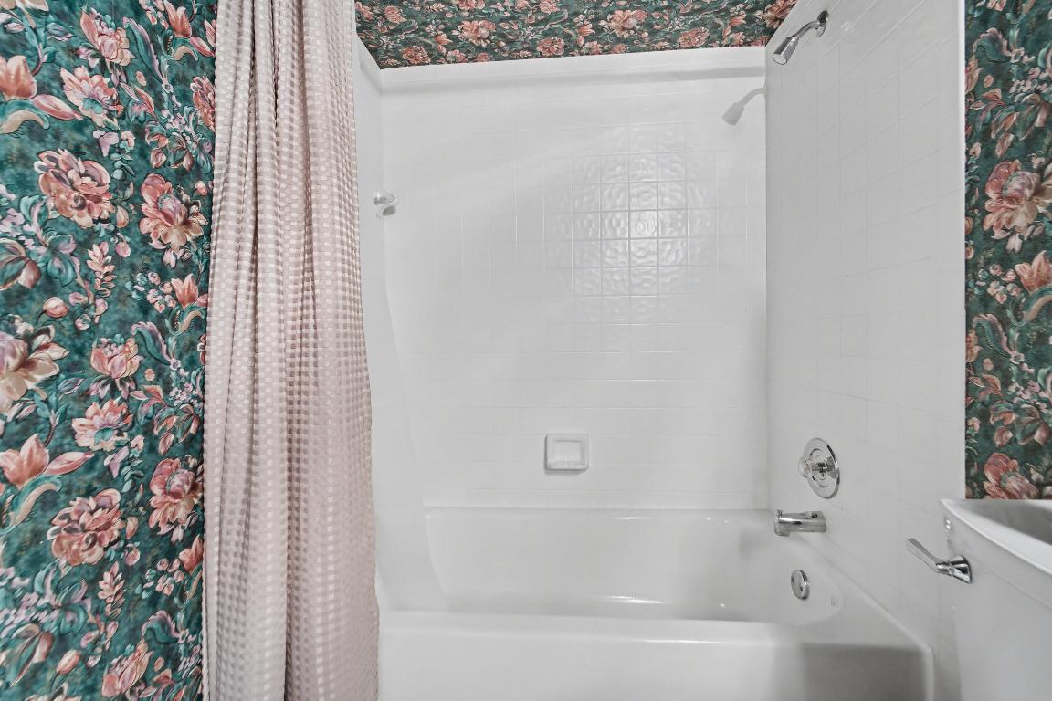 HUNTINGTON POINTE - Residential Lease