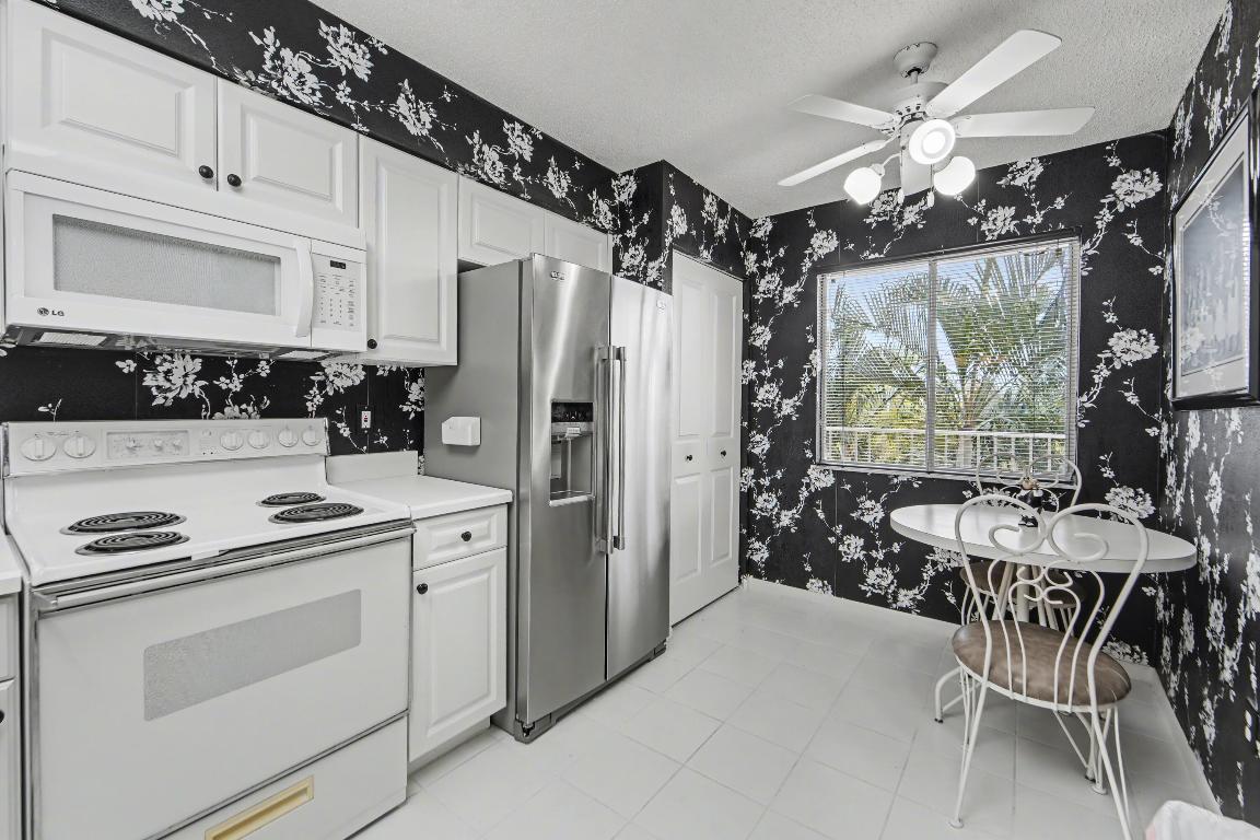 HUNTINGTON POINTE - Residential Lease