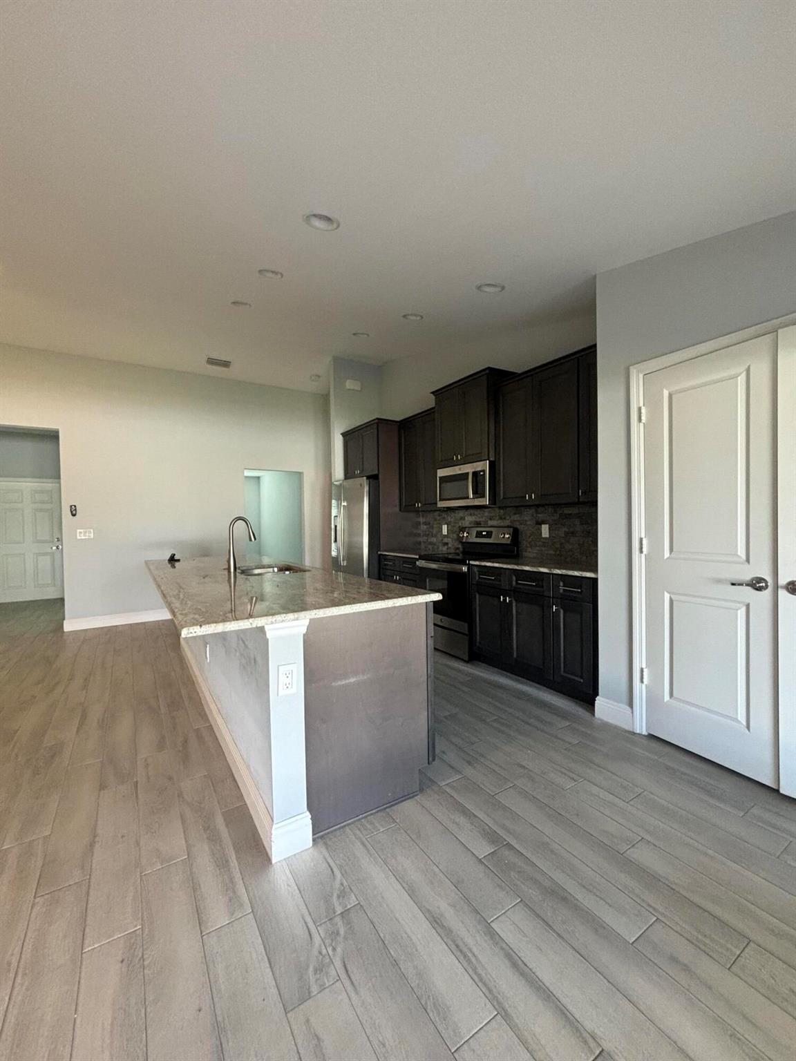 PORT ST LUCIE-SEC 30 - Residential Lease