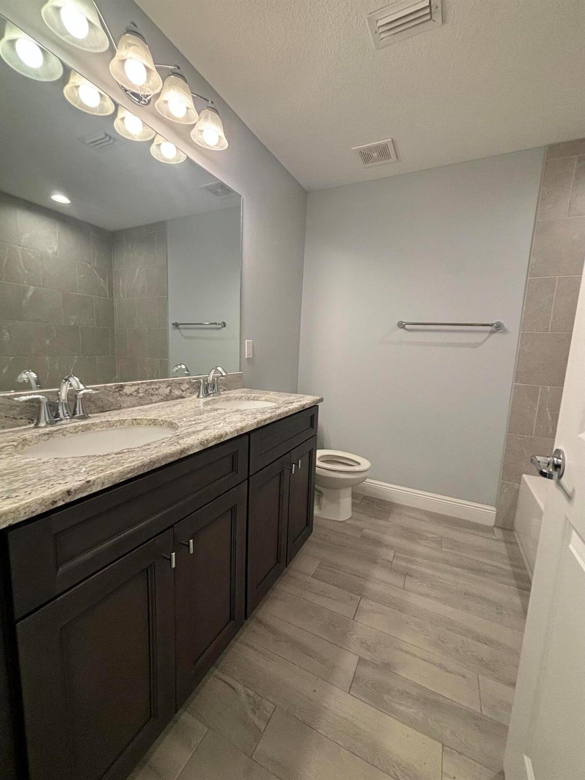 PORT ST LUCIE-SEC 30 - Residential Lease