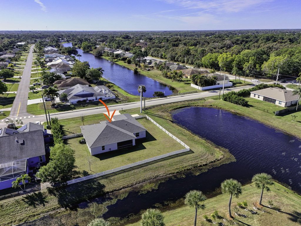 Photo of 2501 SE Mariposa Avenue, Port Saint Lucie, FL 34952 (MLS # R11139337)