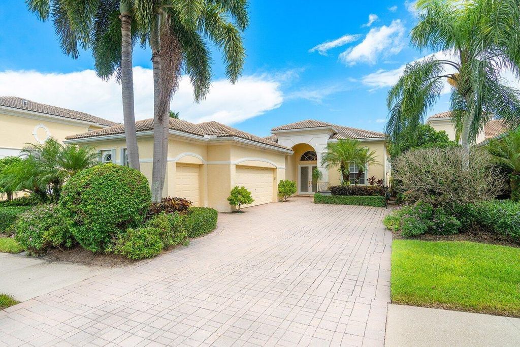 Photo of 29 Laguna Terrace, Palm Beach Gardens, FL 33418 (MLS # R10925551)