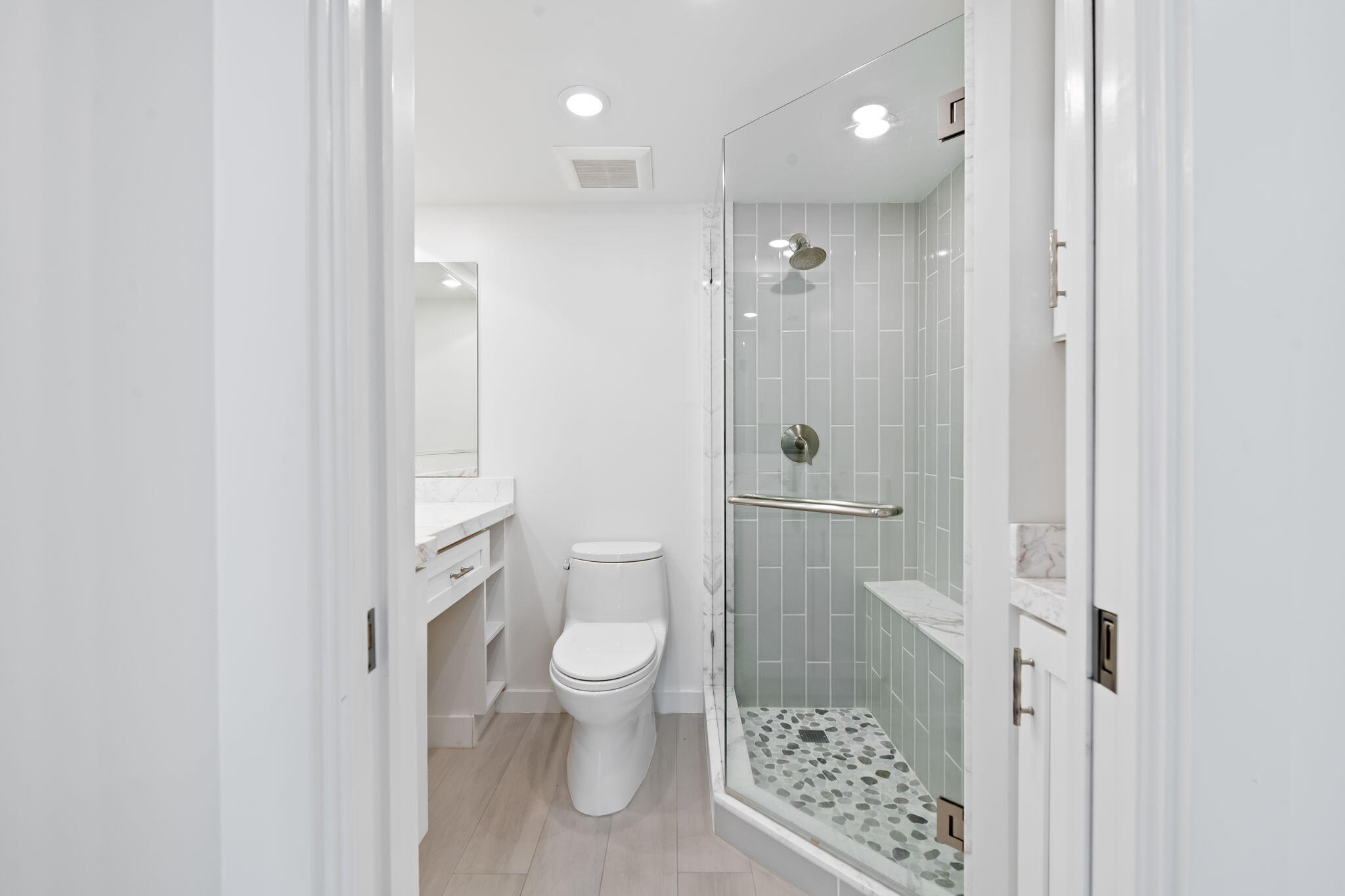 HILLSBORO MILE OCEAN APTS SEC 3 - Residential