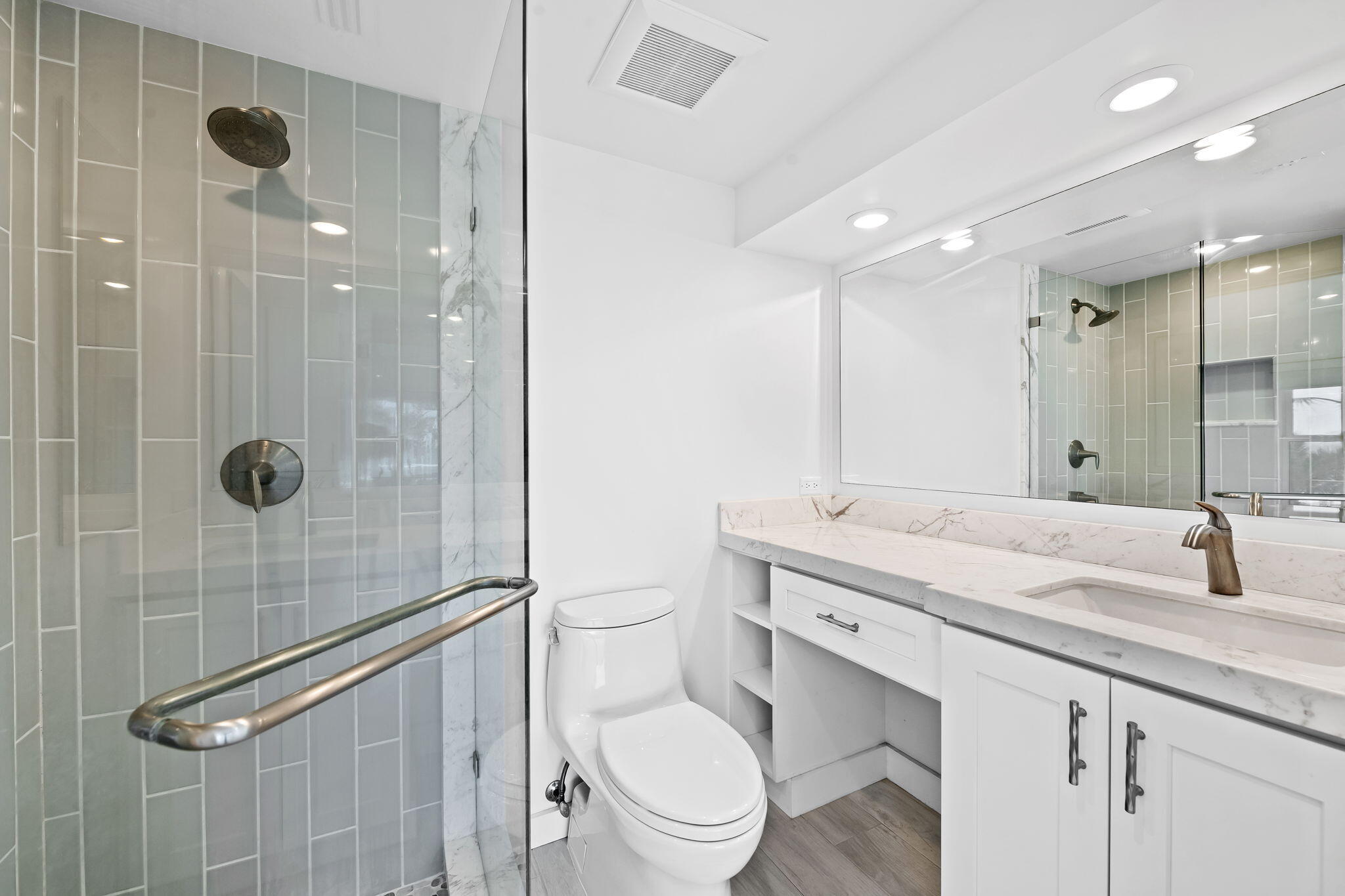 HILLSBORO MILE OCEAN APTS SEC 3 - Residential