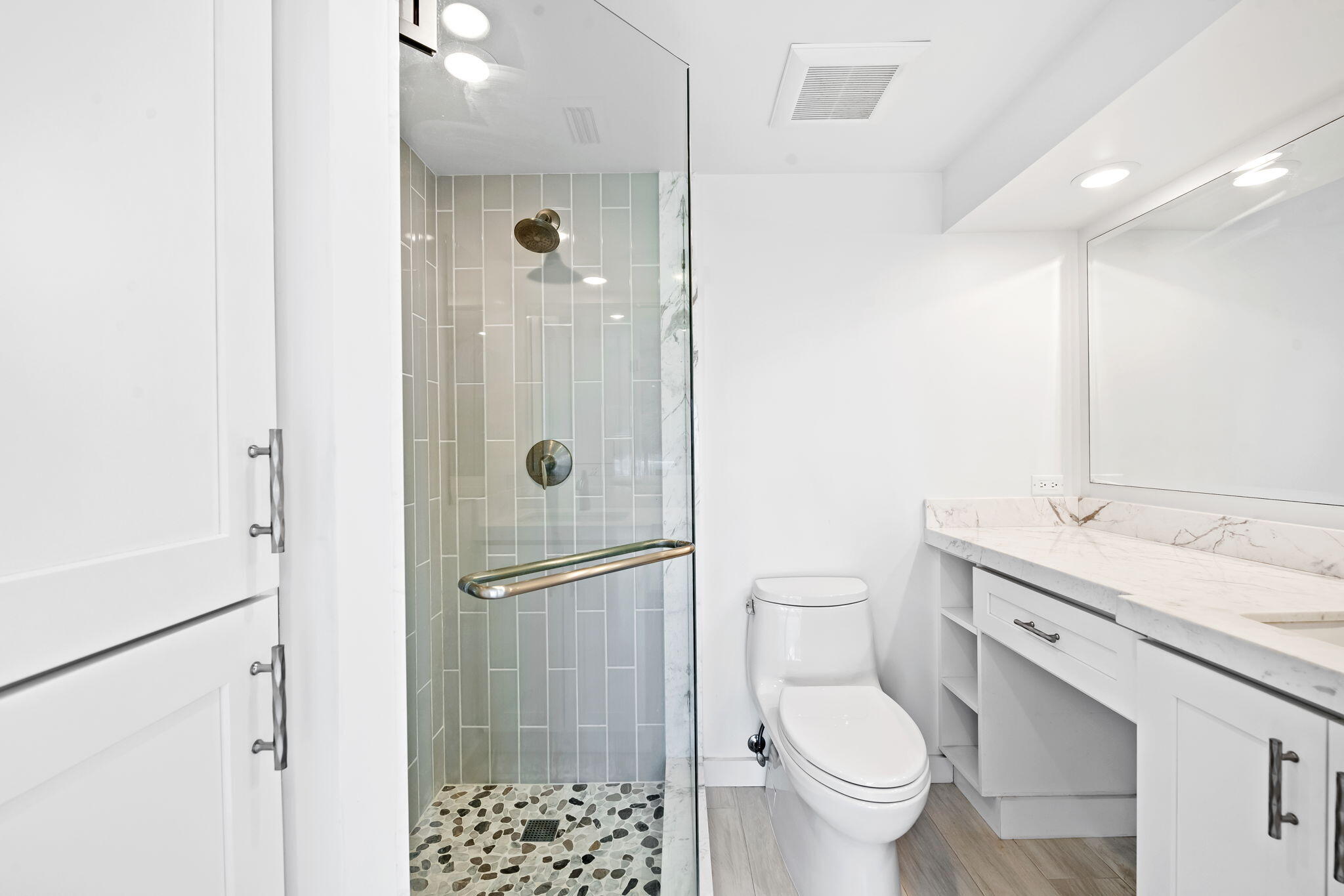 HILLSBORO MILE OCEAN APTS SEC 3 - Residential