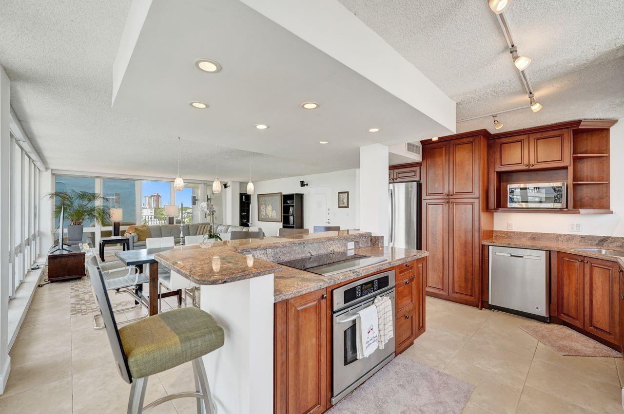 524 Orton Ave 701