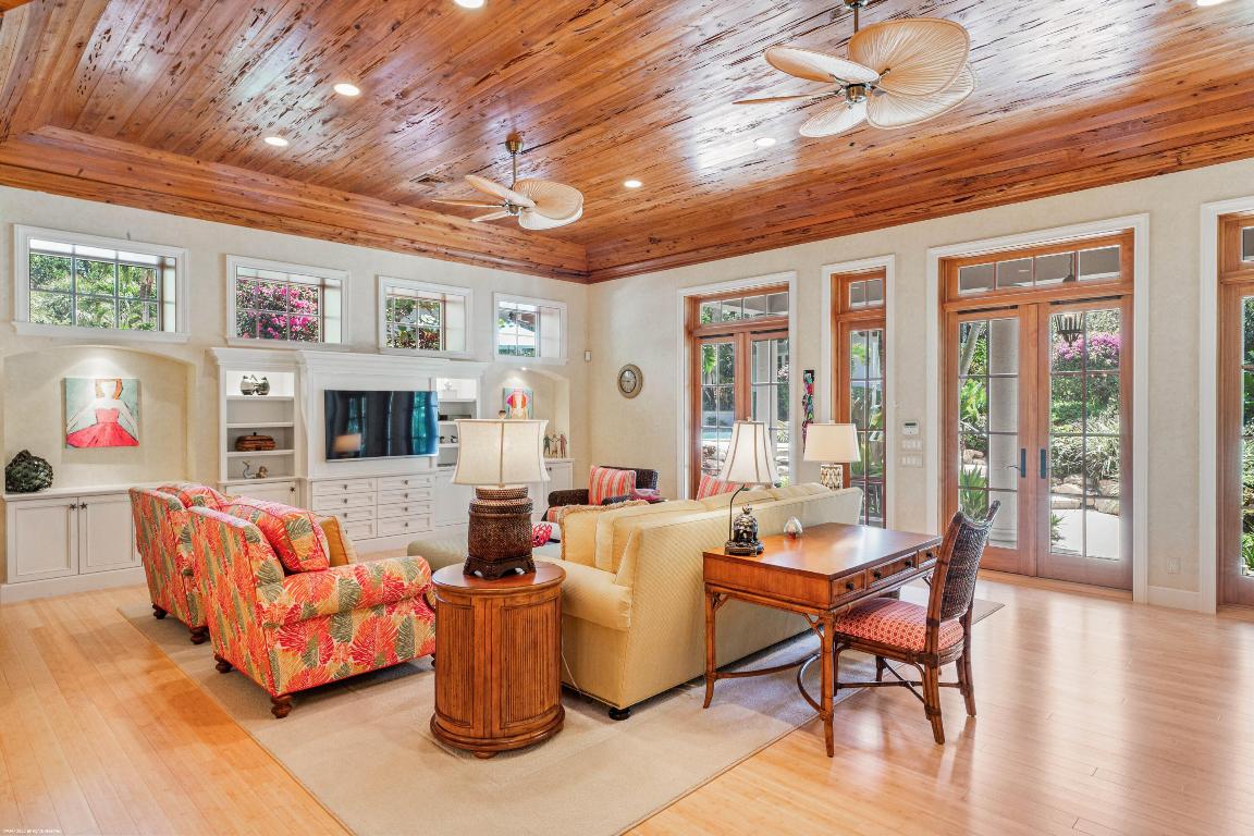 JUPITER ISLAND - Residential