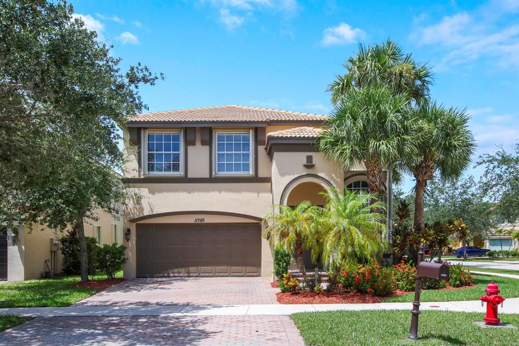 Photo of 11785 SW Bennington Circle Cir, Port Saint Lucie, FL 34987 (MLS # R10830374)