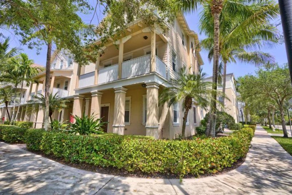 Photo of 155 Indian Creek Parkway #105, Jupiter, FL 33458 (MLS # R10969460)