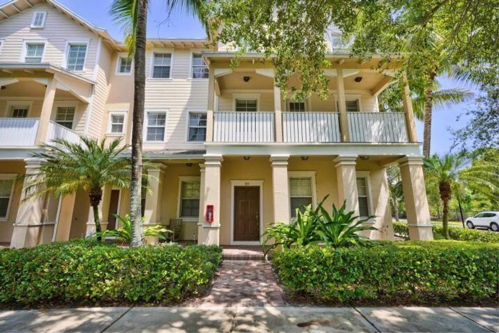 Photo of 155 Indian Creek Parkway #105, Jupiter, FL 33458 (MLS # R10969460)