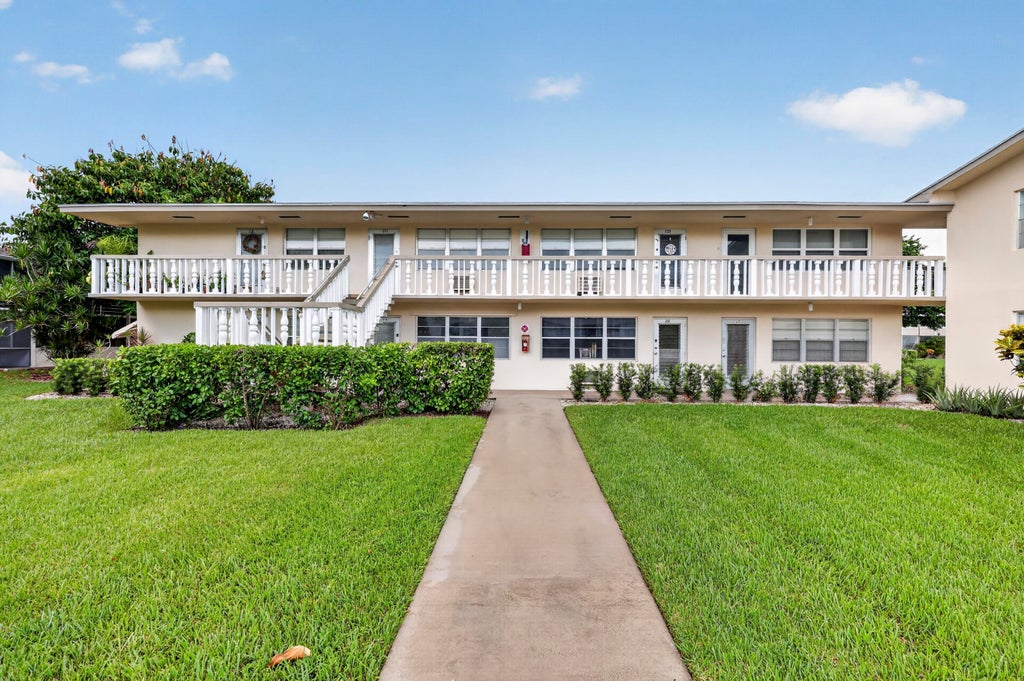 Photo of 210 Canterbury J #1, West Palm Beach, FL 33417 (MLS # B26071737)