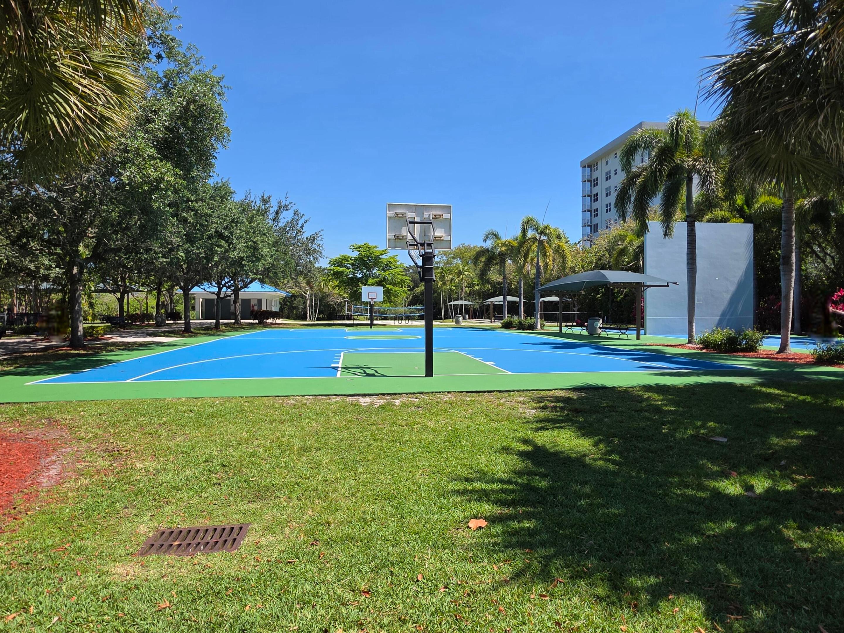 NO 52 PALM-AIRE COUNTRY CLUB - Residential