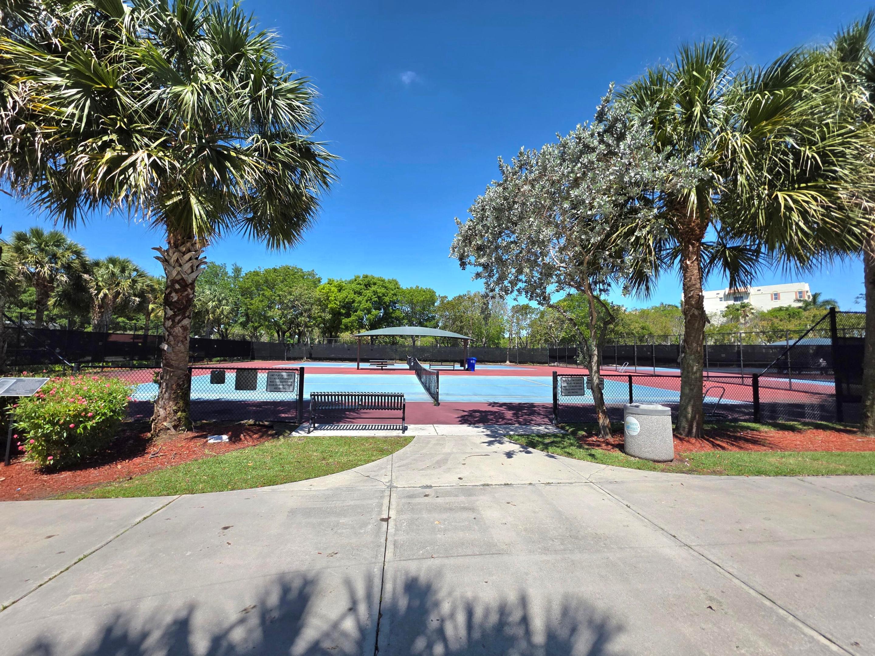 NO 52 PALM-AIRE COUNTRY CLUB - Residential