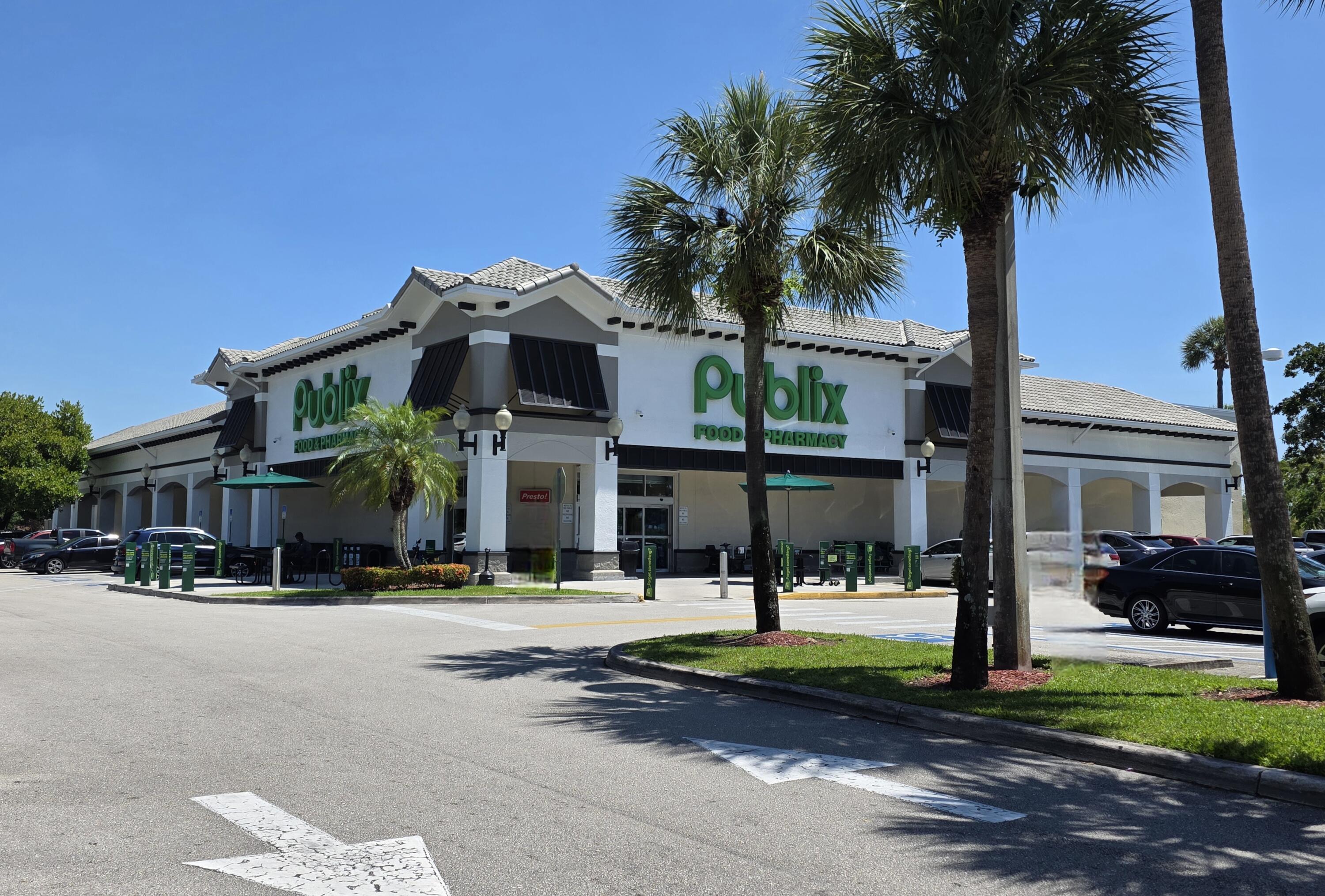 NO 52 PALM-AIRE COUNTRY CLUB - Residential