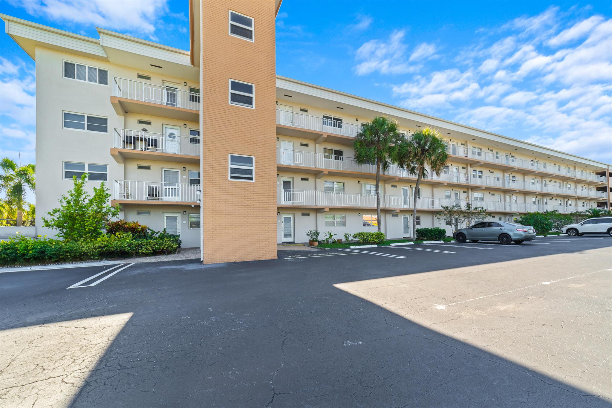 VILLAGE ROYALE ON THE GRE - Residential Lease