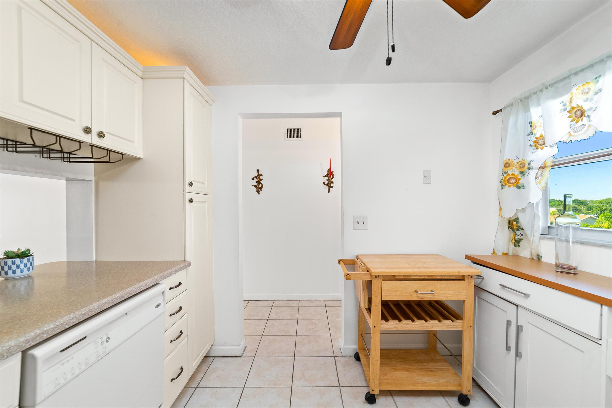 VILLAGE ROYALE ON THE GRE - Residential Lease