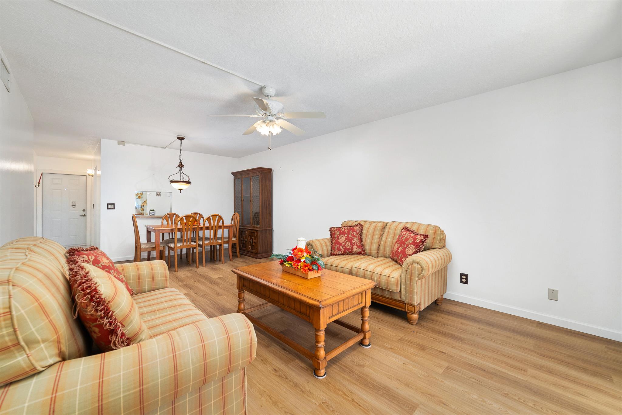 VILLAGE ROYALE ON THE GRE - Residential Lease