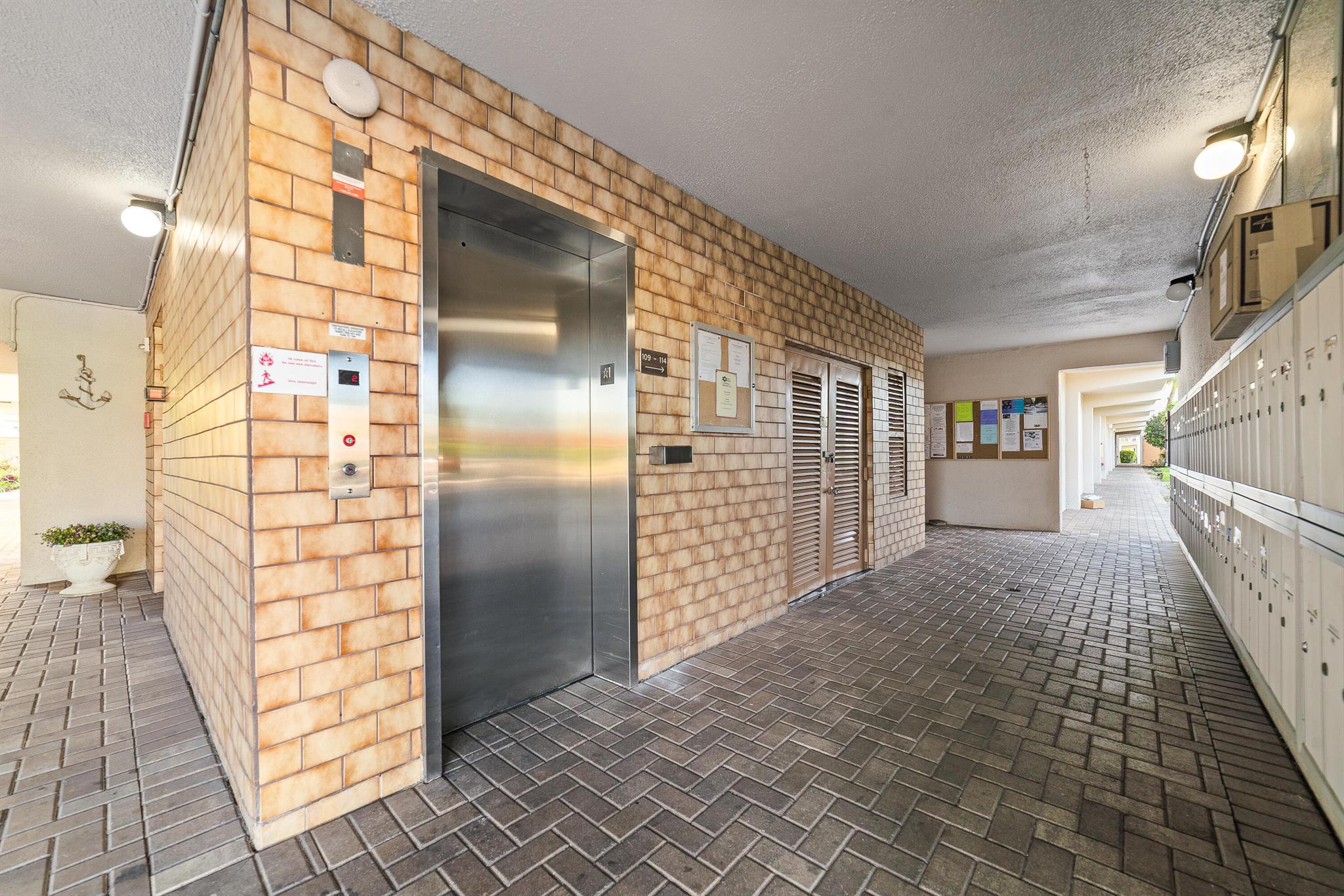 VILLAGE ROYALE ON THE GRE - Residential Lease