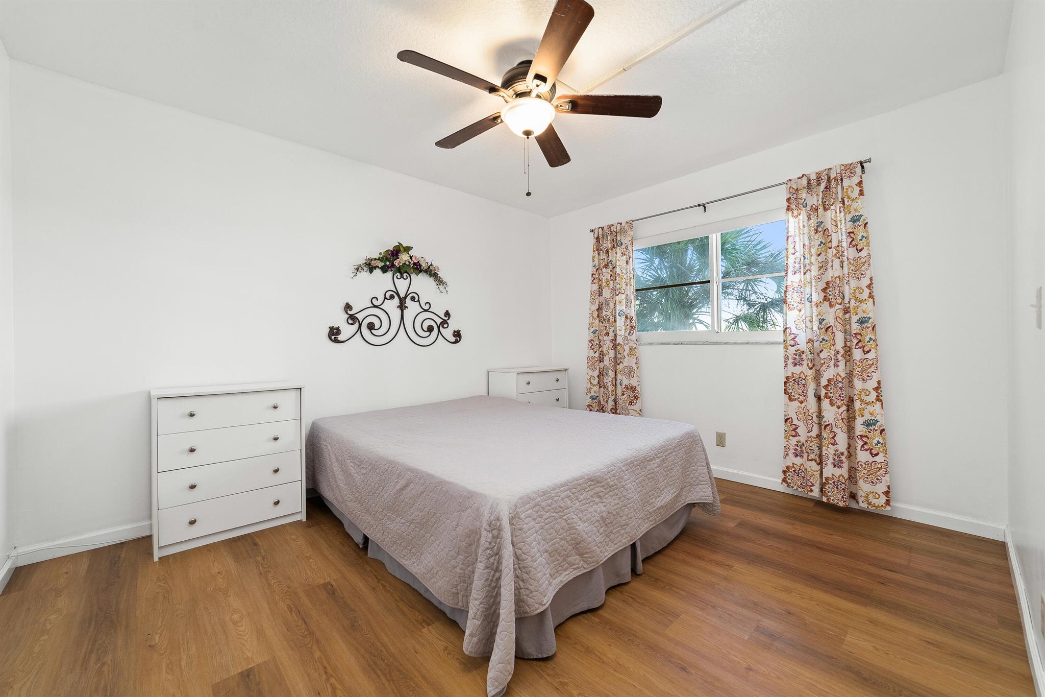 VILLAGE ROYALE ON THE GRE - Residential Lease