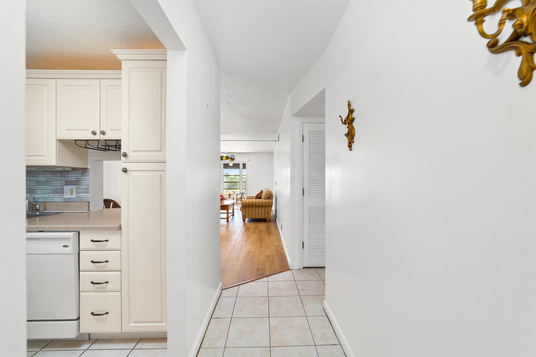 VILLAGE ROYALE ON THE GRE - Residential Lease