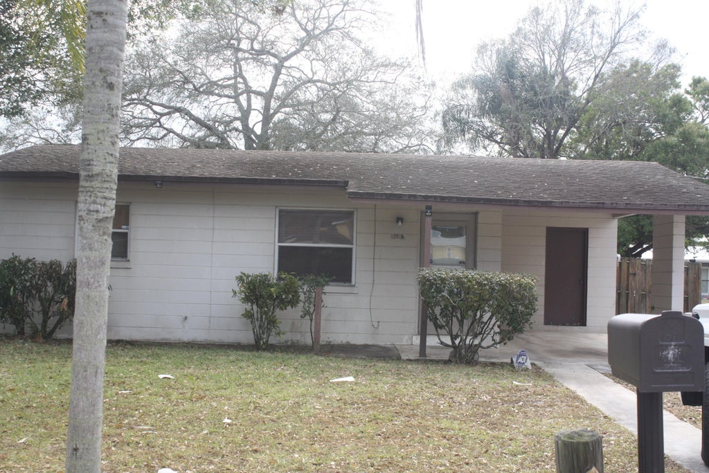 Photo of 2603 Avenue N, Fort Pierce, FL 34947 (MLS # B26049351)