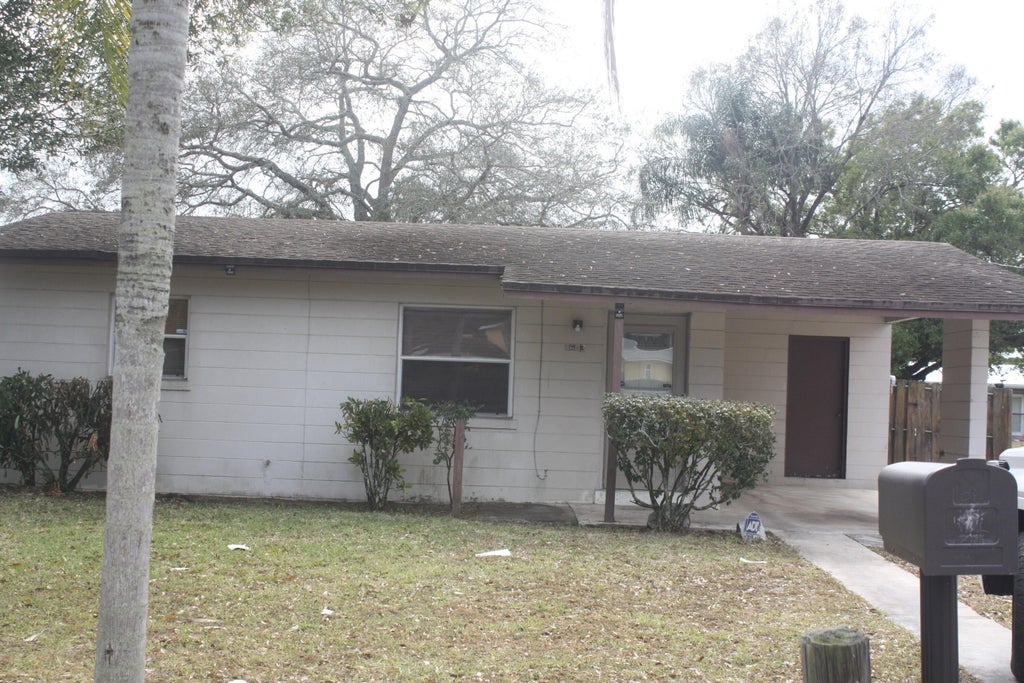 Photo of 2603 Avenue N, Fort Pierce, FL 34947 (MLS # B26049351)