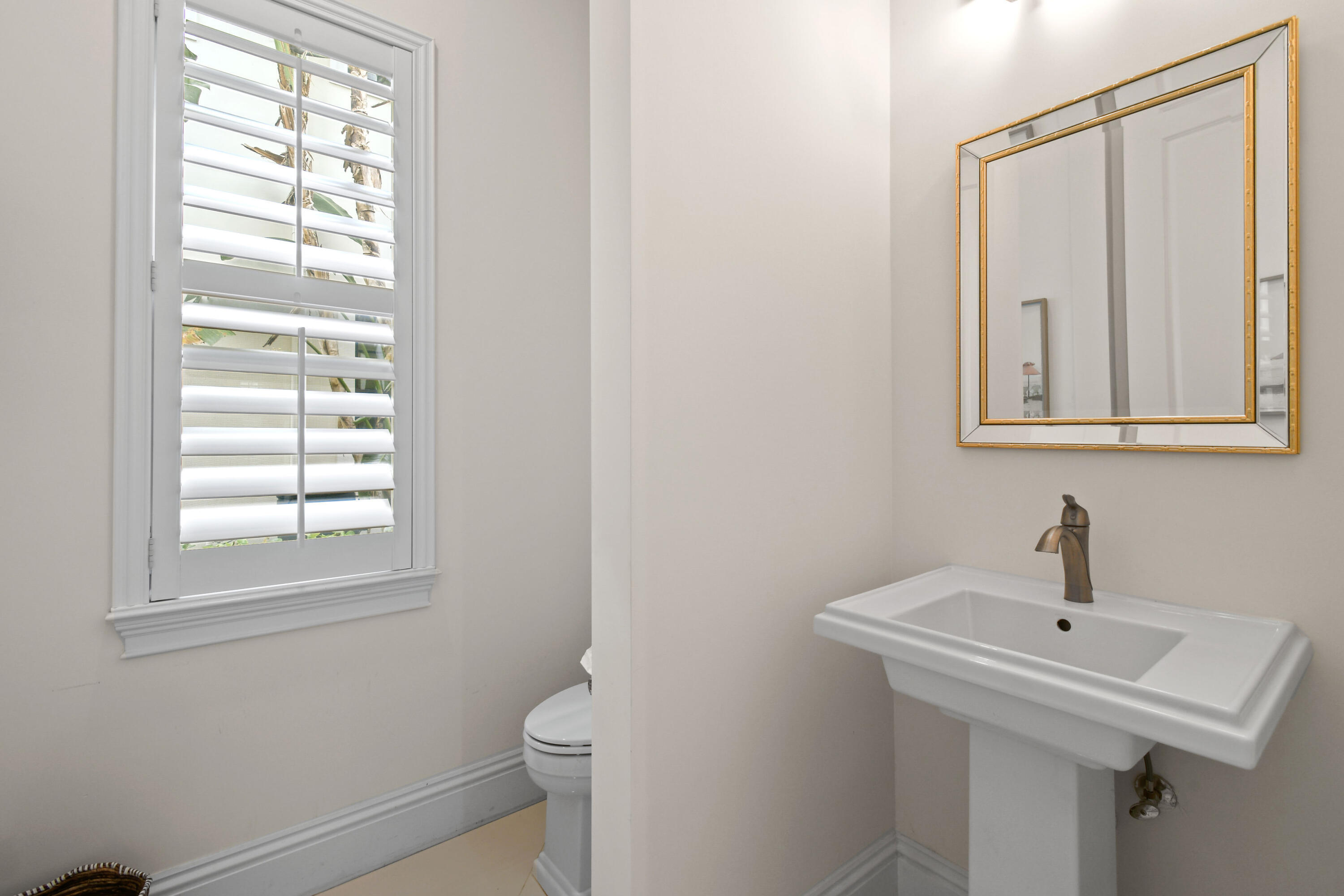 GARDENIA ISLES - Residential Lease