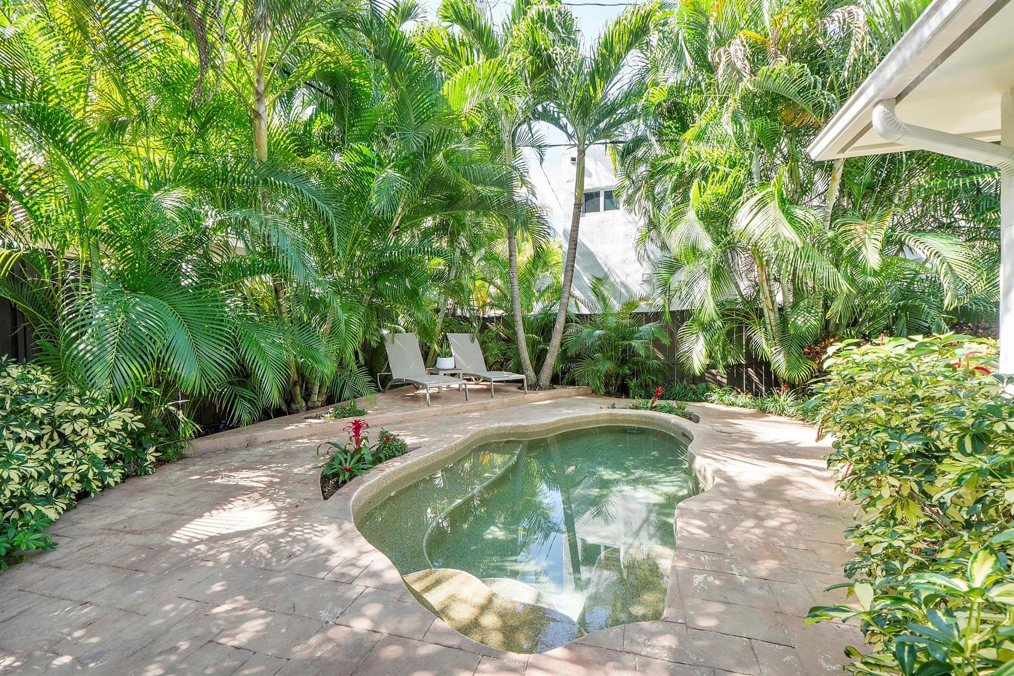 VICTORIA PARK CORR AMEN P - Residential