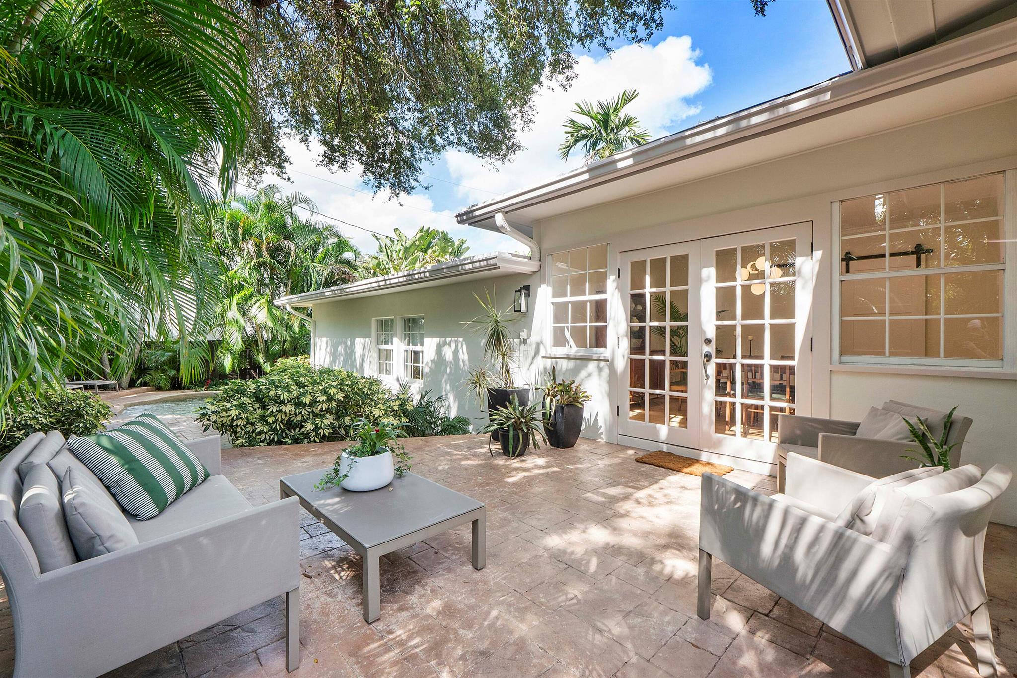 VICTORIA PARK CORR AMEN P - Residential