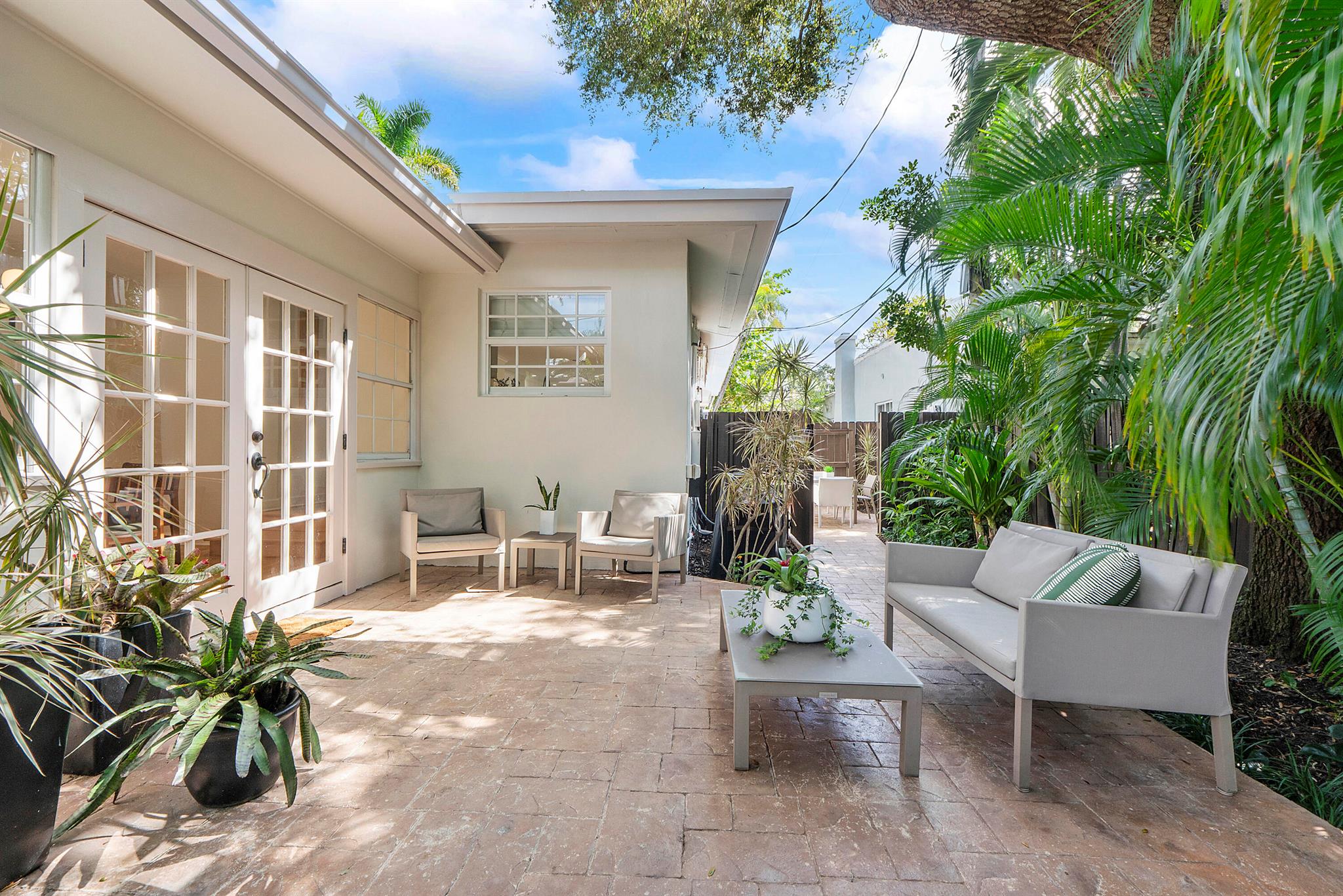 VICTORIA PARK CORR AMEN P - Residential