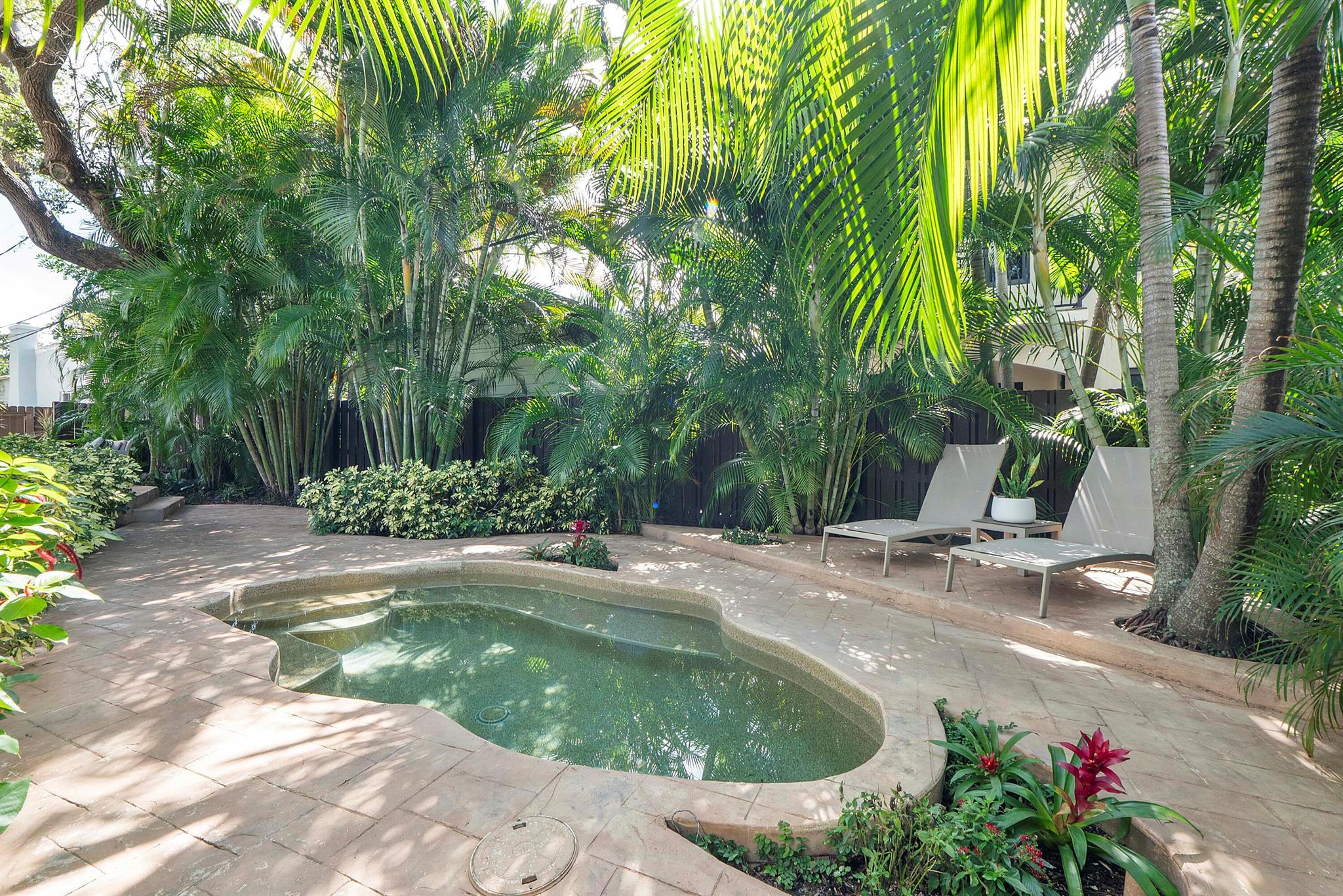 VICTORIA PARK CORR AMEN P - Residential