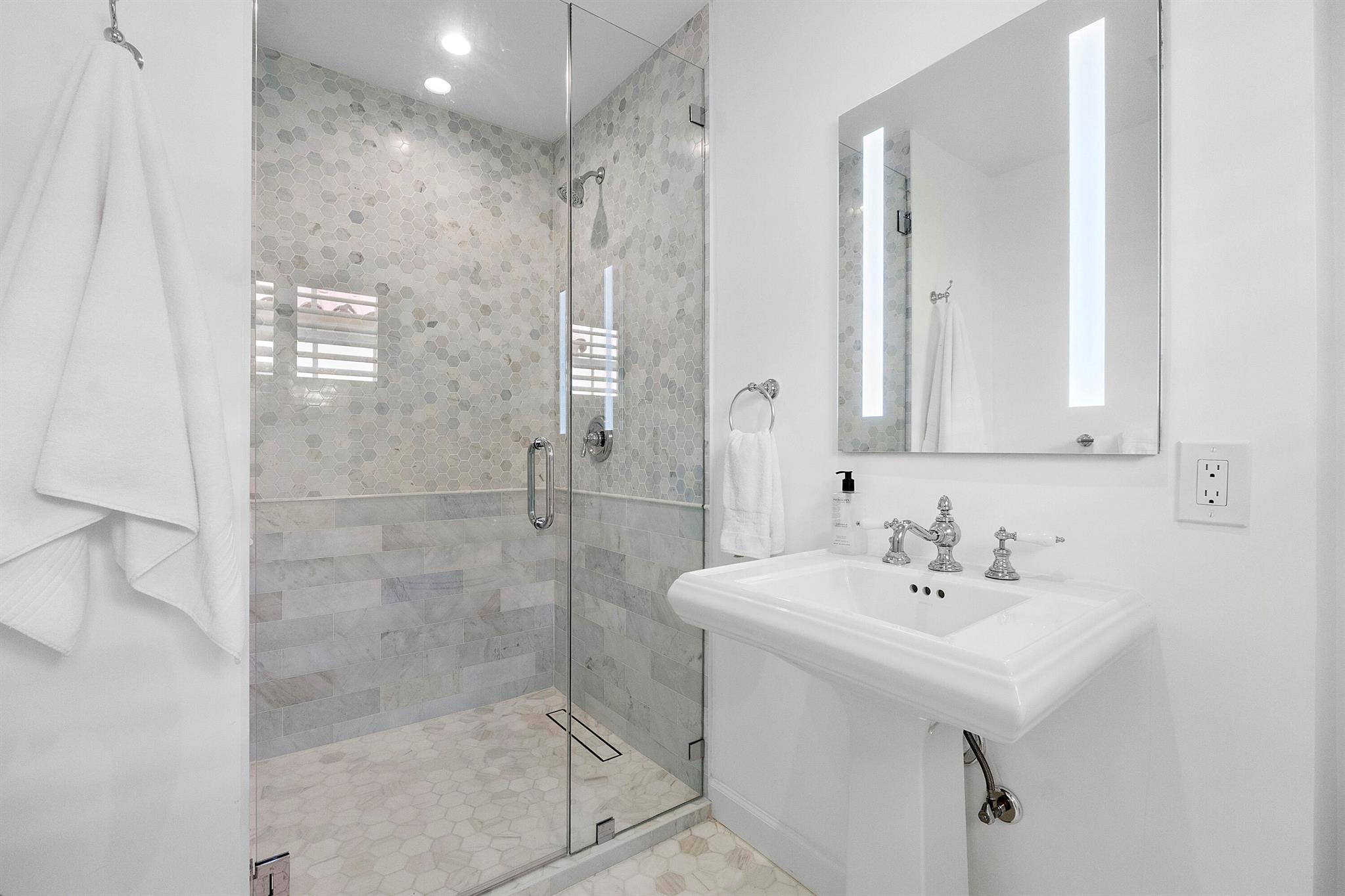 VICTORIA PARK CORR AMEN P - Residential