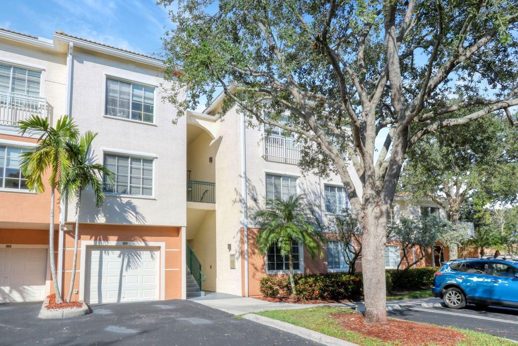 Photo of 3310 Myrtlewood Circle E, Palm Beach Gardens, FL 33418 (MLS # R10936789)