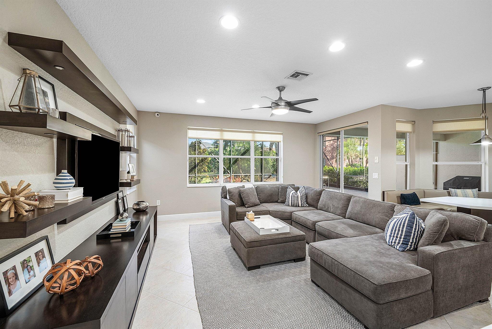 SATURNIA ISLES - Residential