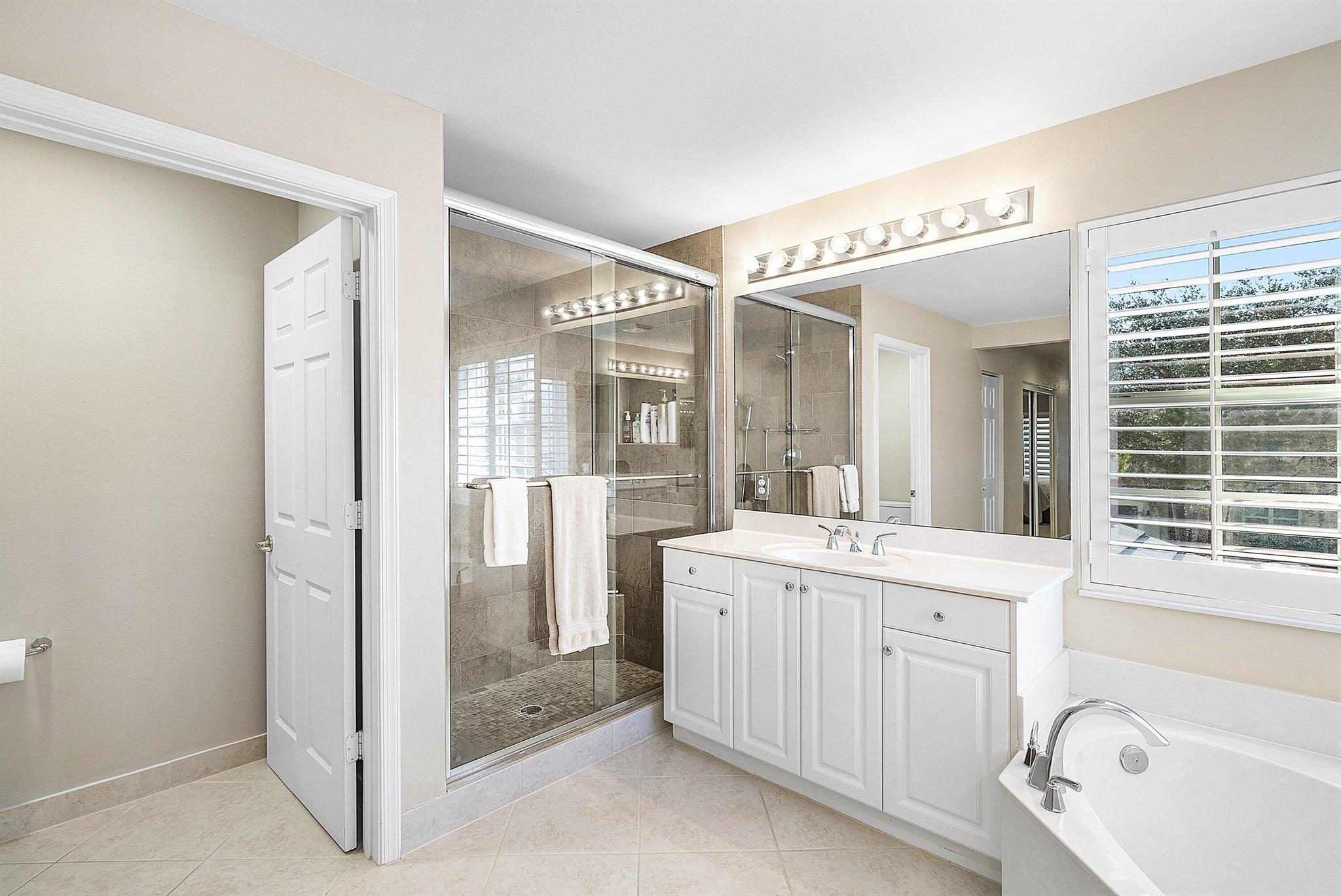 SATURNIA ISLES - Residential