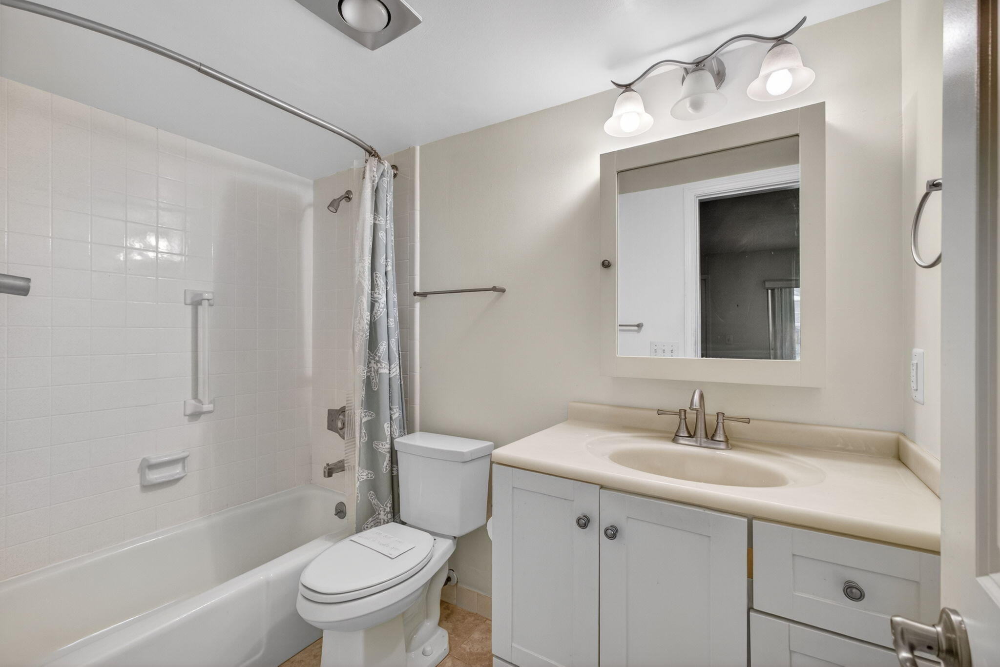 TEQUESTA GARDEN CONDO 7 - Residential