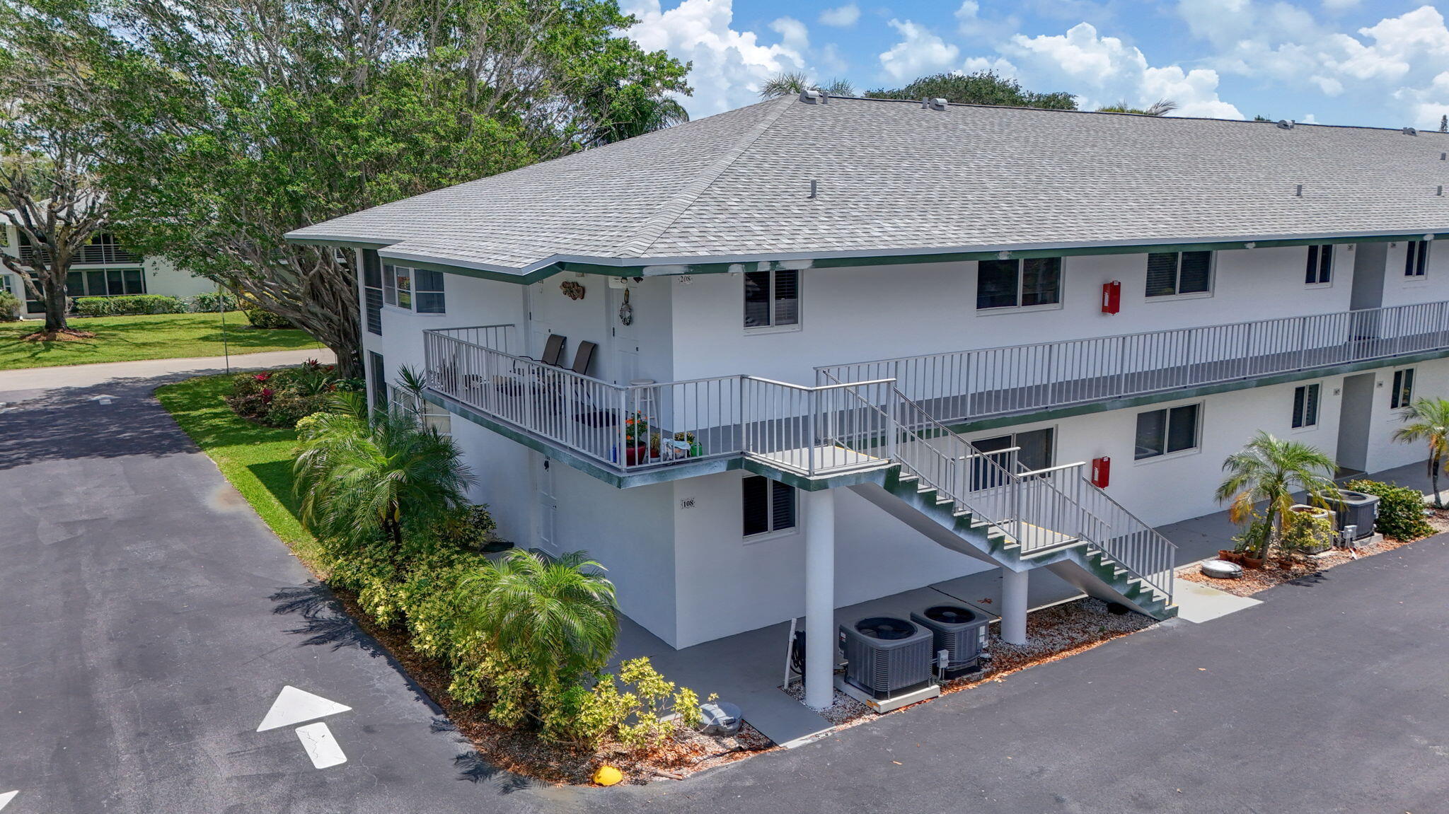 TEQUESTA GARDEN CONDO 7 - Residential