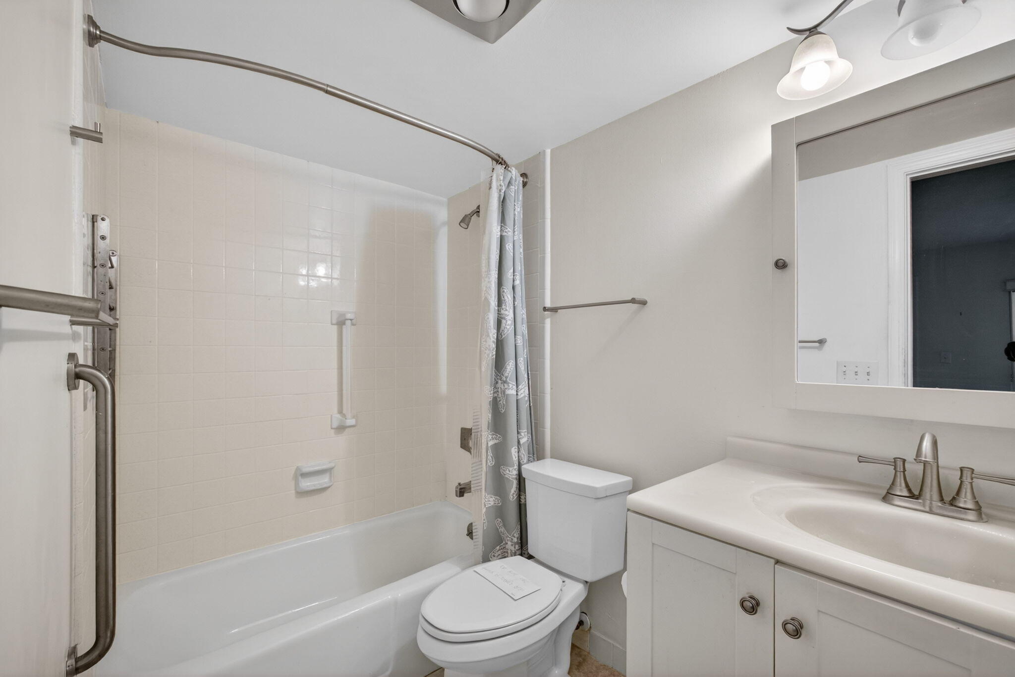 TEQUESTA GARDEN CONDO 7 - Residential