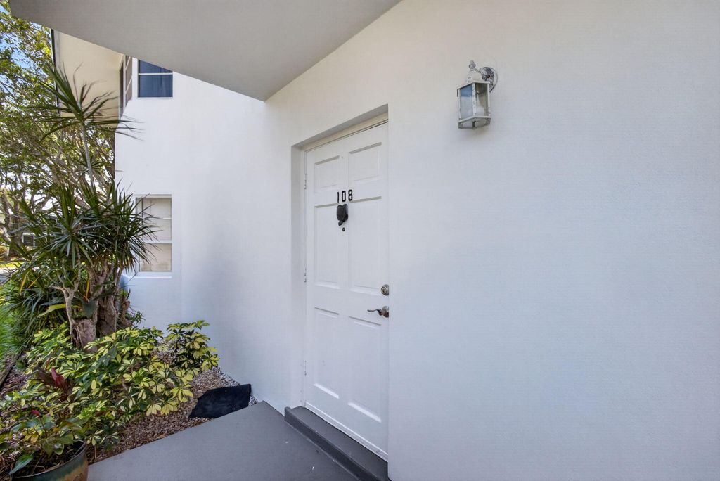 Photo of 6 Garden Street E #108p, Tequesta, FL 33469 (MLS # B26022018)